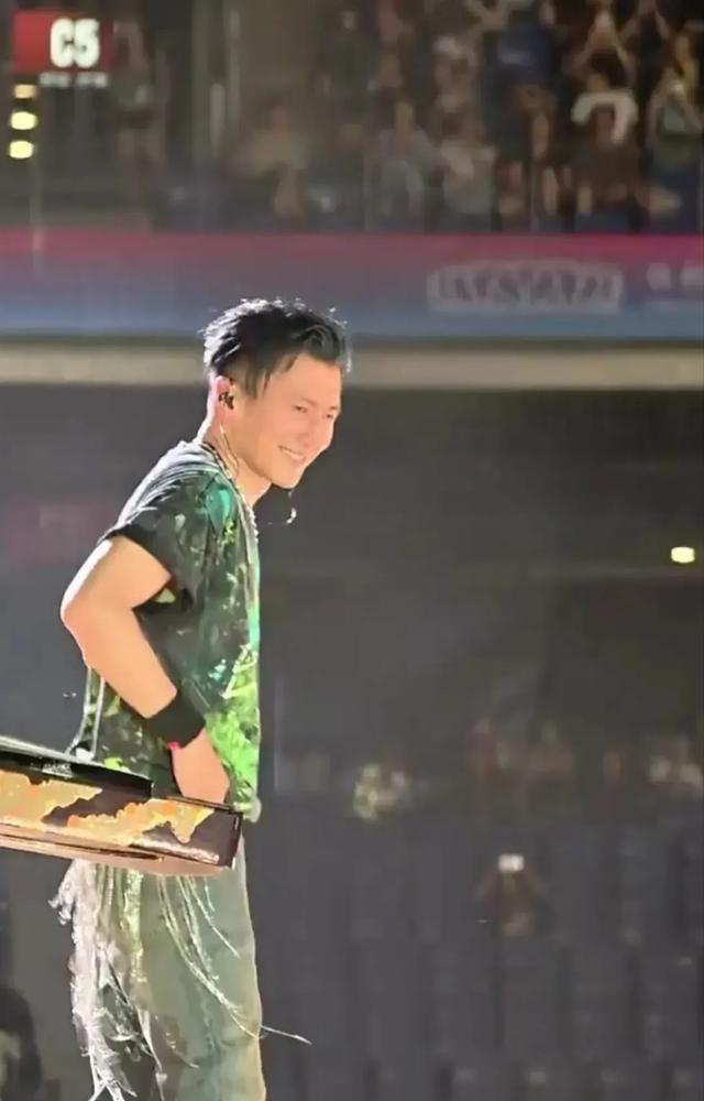 他如今可以, 电影更是得, AA 他如今可以, 电影更是得, AA