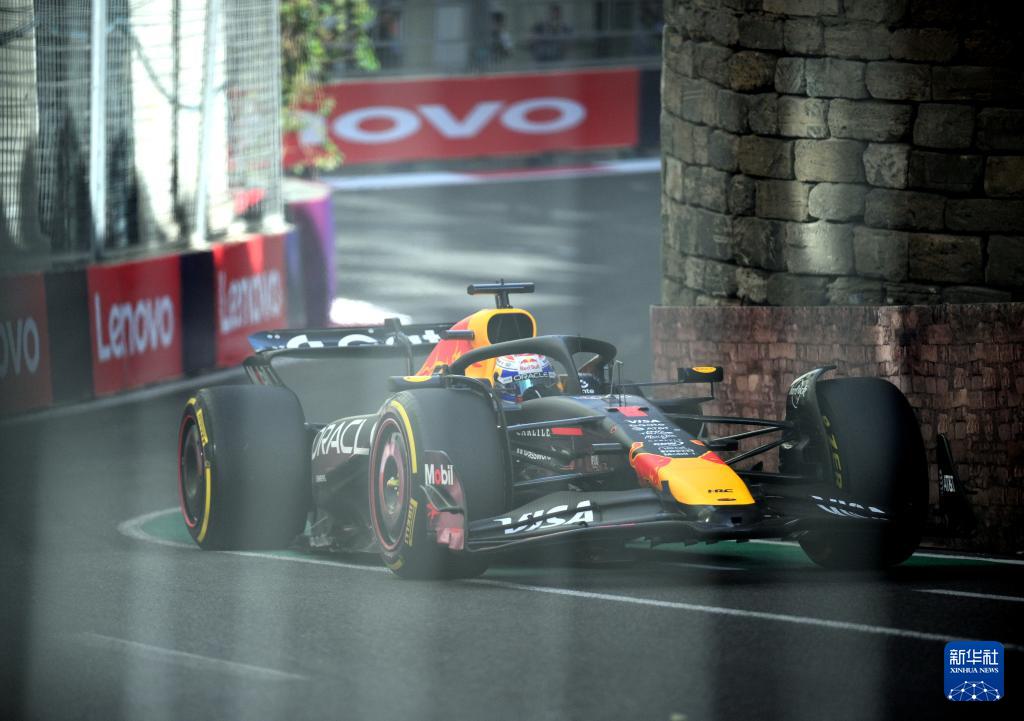 AA, 红牛车队荷, amp AA, 红牛车队荷, amp