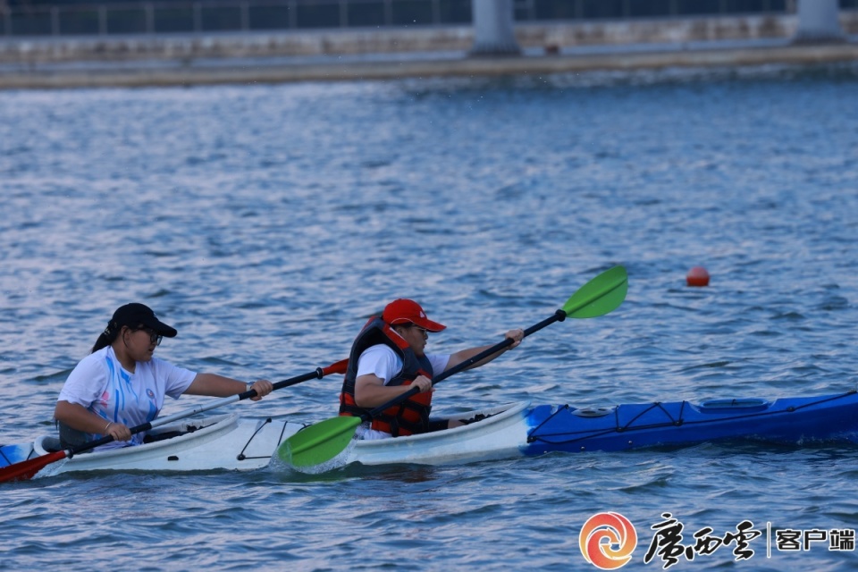 武宣县副县, 赛的市民和, 学皮划艇